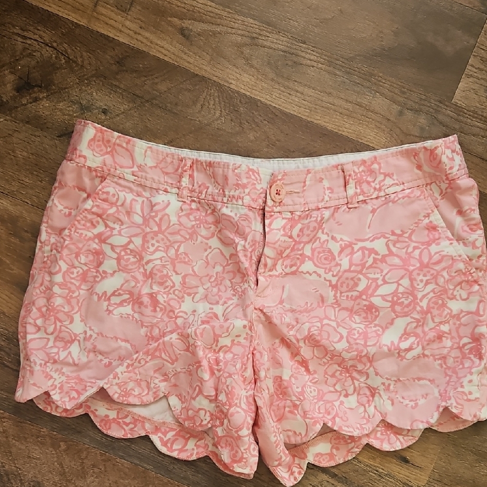 Lilly Pulitzer Pink Floral Buttercup Shorts Wirh Scalloped Hem